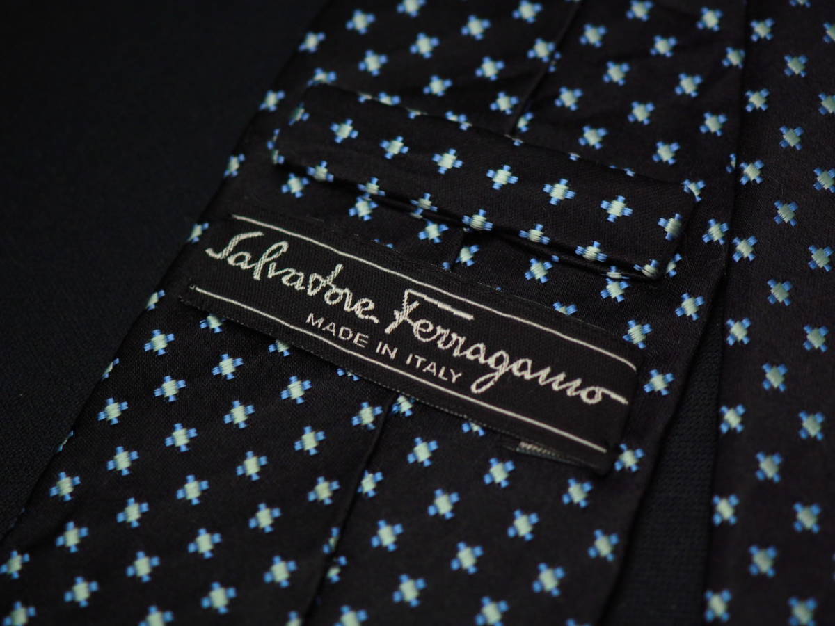 フェラガモ F,FERRAGAMO ヴァラ モダンブルー | Ferragamo レディース
