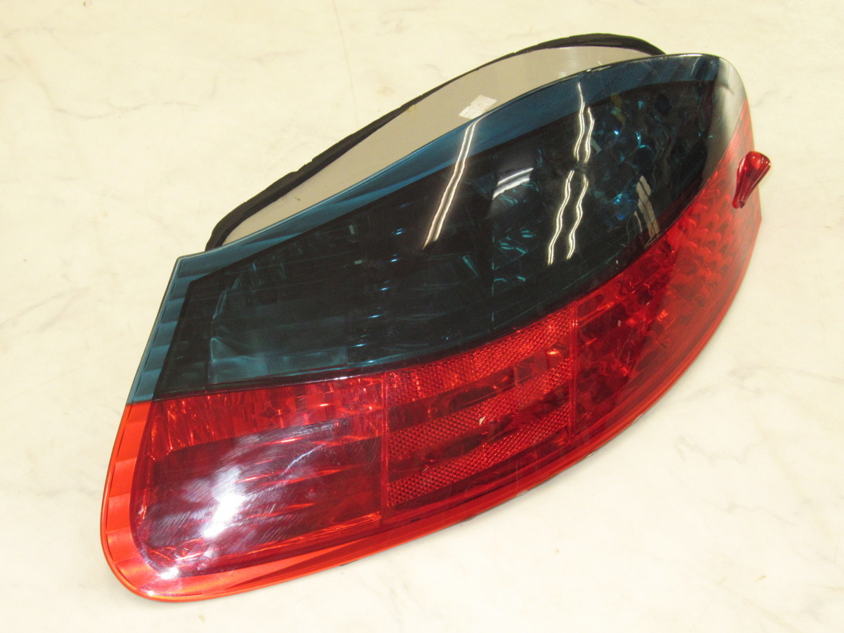 ポルシェ純正 986 ボクスター　テールライト テールランプ左右セット中古品 PORSCHE(ポルシェ)ボクスター986純正テールランプ(08-448-1901R/L)左右
