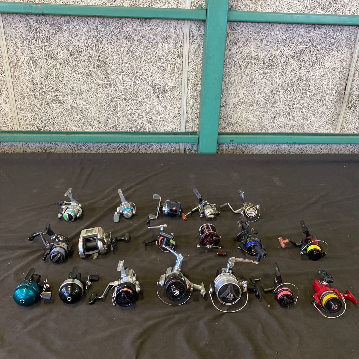 大得価，人気SALE 685-1 まとめて スピニングリール 電動リール リール DAIWA シマノ オリムピック など 大量 SHIMANO ダイワ 現状品(スピニングリール)｜売買されたオークション情報、yahooの商品情報をアーカイブ その他