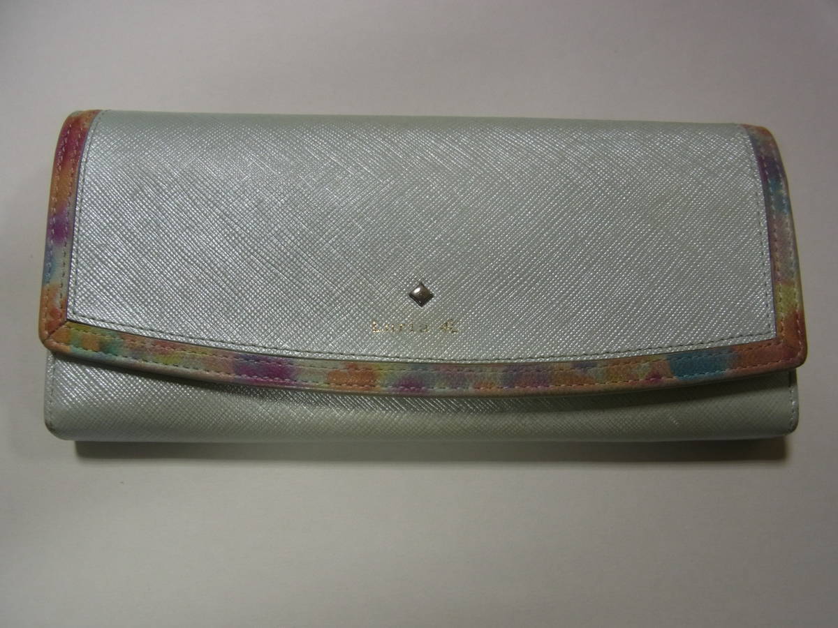 Luria ４ ルリア 長財布 レディース ヨンドシー ボタン開閉式 4 売買されたオークション情報 Yahooの商品情報をアーカイブ公開 オークファン Aucfan Com