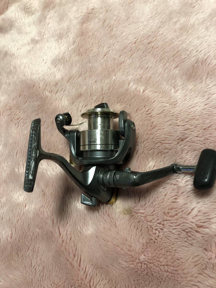SHIMANO TWIN POWER2500HGSの ジャンク品　部品取り？ シマノ ツインパワー SHIMANO TWINPOWER 2500
