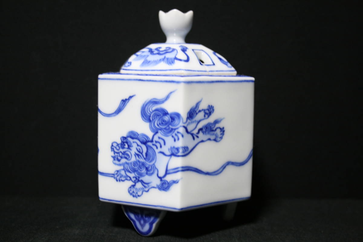 ☆宮内庁御用達／十四代 辻常陸作／染付／唐獅子文／六角香炉／手描き／