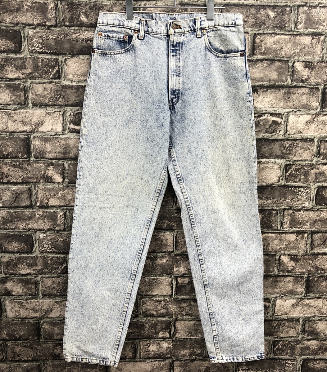 USA古着　リーバイス　デニムパンツ　テーパードジーンズ　長ズボン　ボトムス　ケミカルウォッシュ　ブルー　アメリカ古着