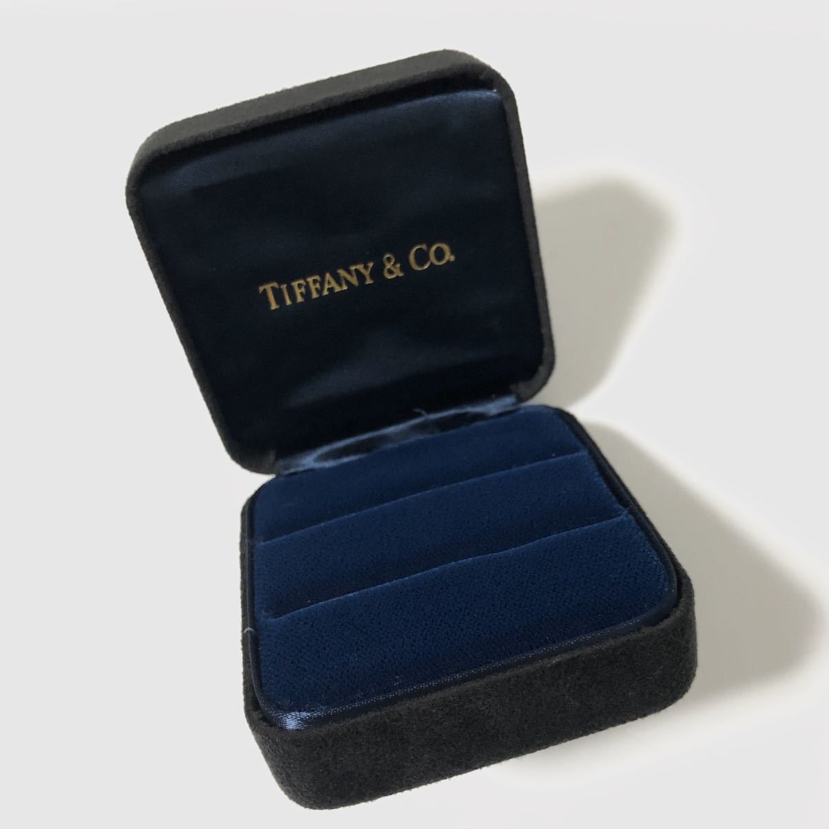 ティファニー ペアリング ペアリング可 Co. - ペアアクセサリー専門店Fiss(フィス TIFFANY&Co ティファニー ペアリング　マリッジリング　大　ケース　ボックス　ティファニー　指輪　結婚　ギフト　プレゼント 箱　婚約
