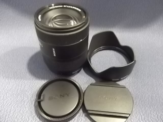 SONY Carl Zeiss Vario-Sonnar DT 3.5-4.5 16-80mm ZA Sony Zoom 16