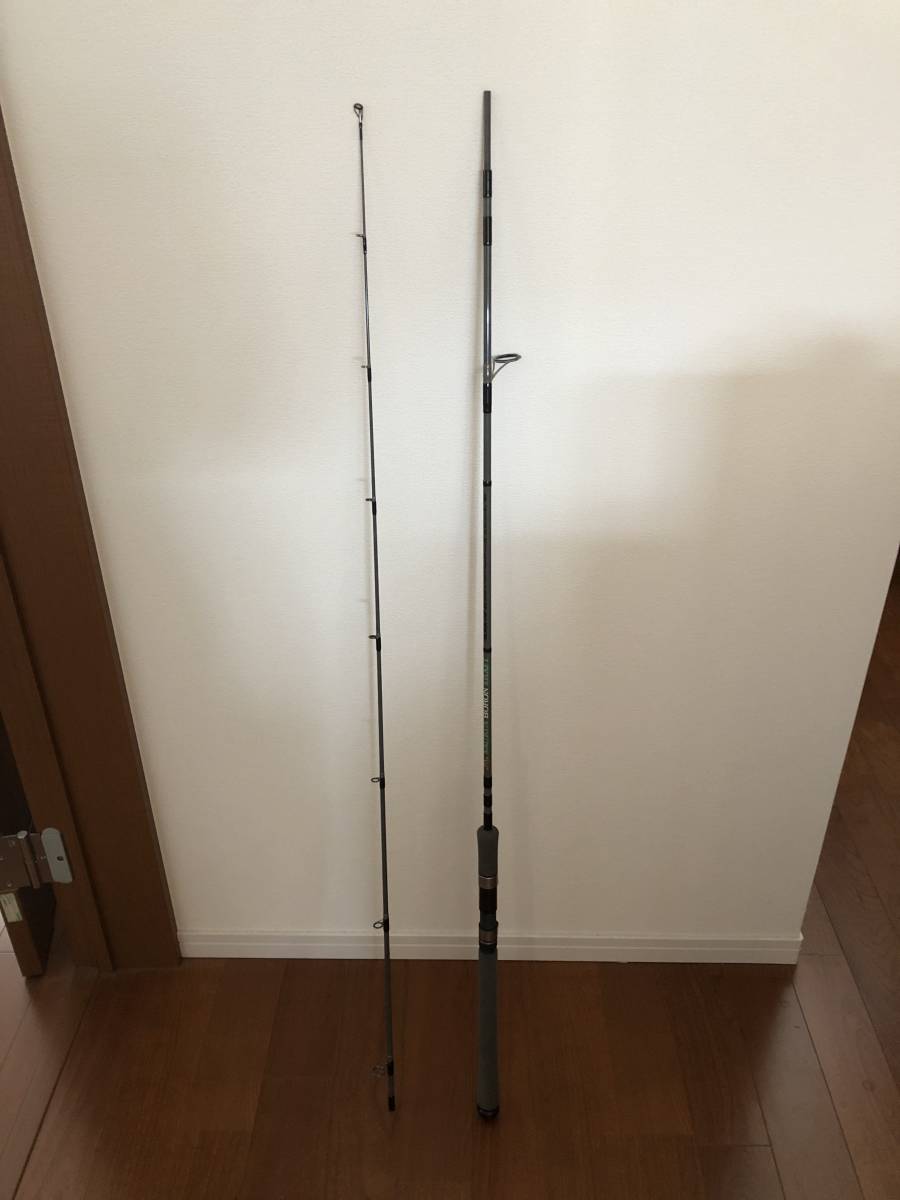 SAURUS BORONSHAFT BLACK-FIN 82(SS82BF-4) ロッド フィッシング