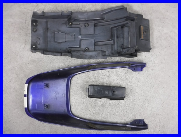 ☆auк4A658 ゼファー400カイ ZR400C シートカウル テールカウル