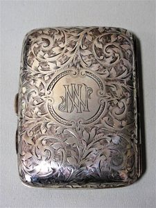 銀 シガレットケースのYahoo!オークション(旧ヤフオク!)の相場・価格を