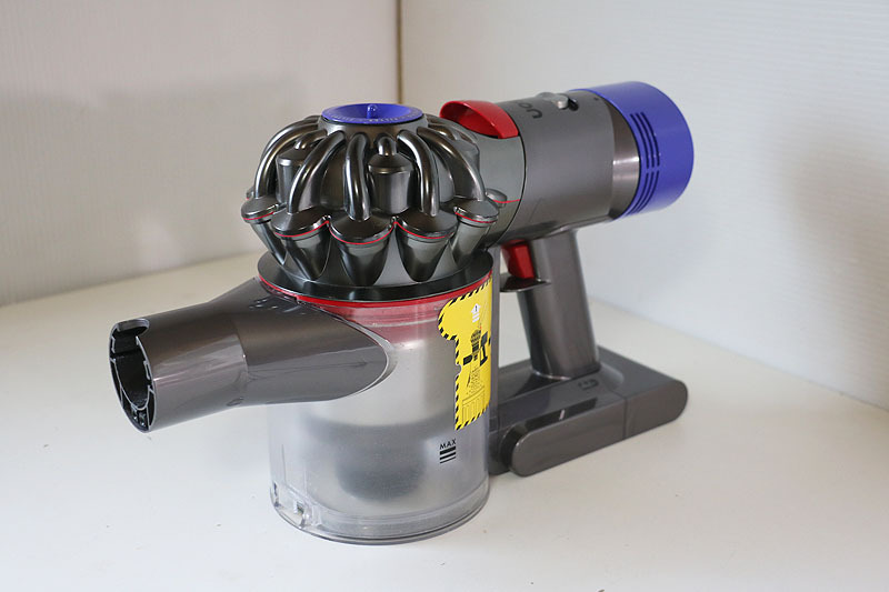 □Dyson ダイソン V8 fluffy+ 中古並品 ダイソン V8 Dyson 価格比較