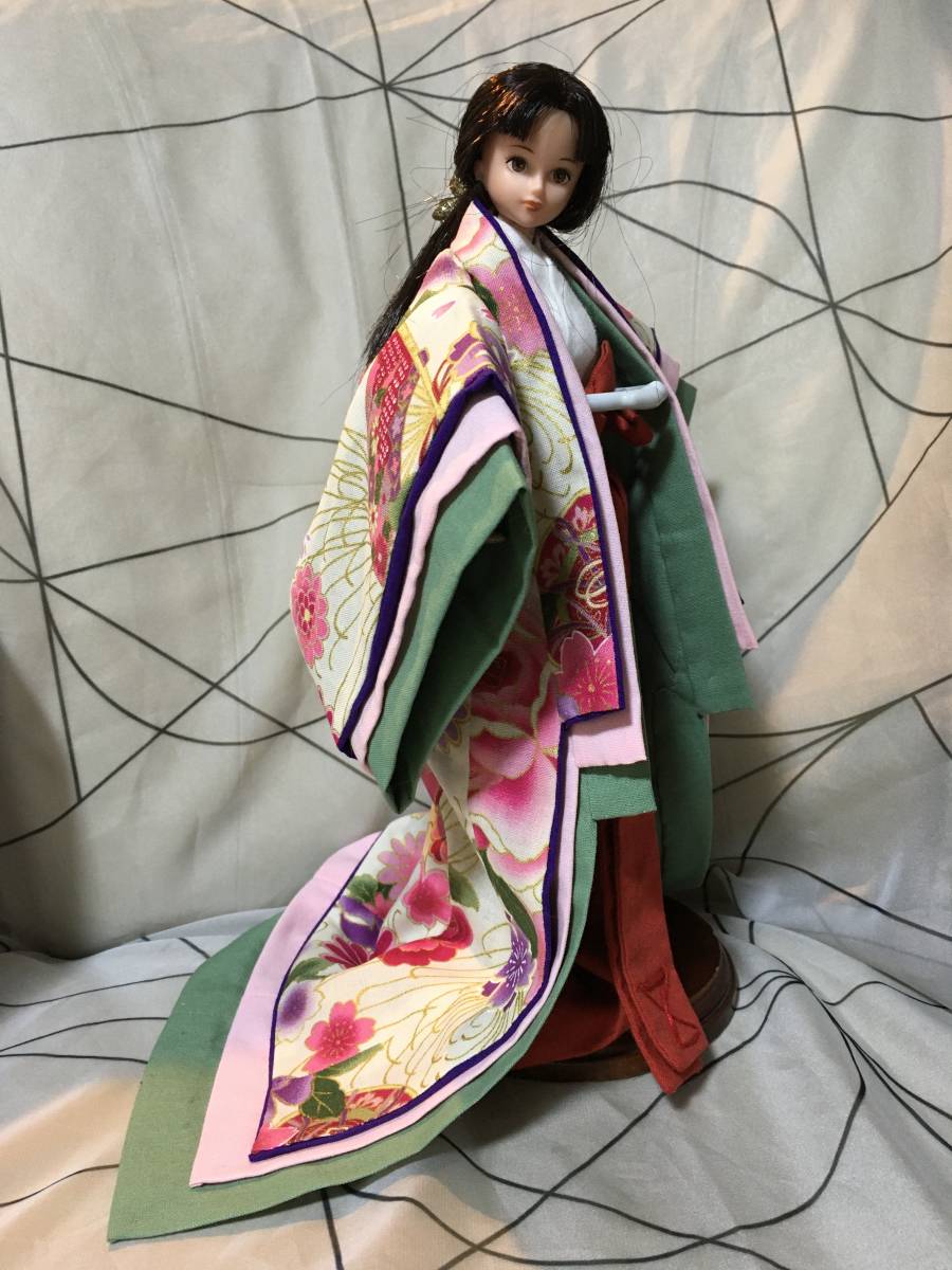 袿姿 白(洋服)|売買されたオークション情報、yahooの商品情報をアーカイブ公開 - オークファン(aucfan.com)