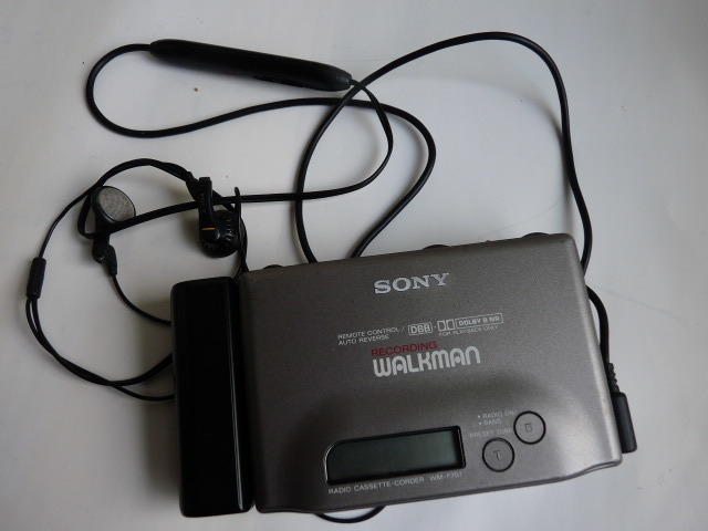 豊富な，新品 ジャンク SONY ソニー カセットウォークマン WM-Ｆ707(再生専用)｜売買されたオークション情報、yahooの商品情報をアーカイブ公開 - オークファン 再生専用