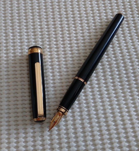 希少な逸品☆プラチナ シルバー 高級万年筆 ペン先:18金 太字☆本物