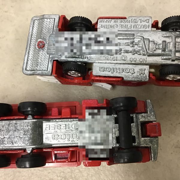 トミカ黒箱68いすずポンプ消防車(日本製) 旧ホイール。ステップ刻み