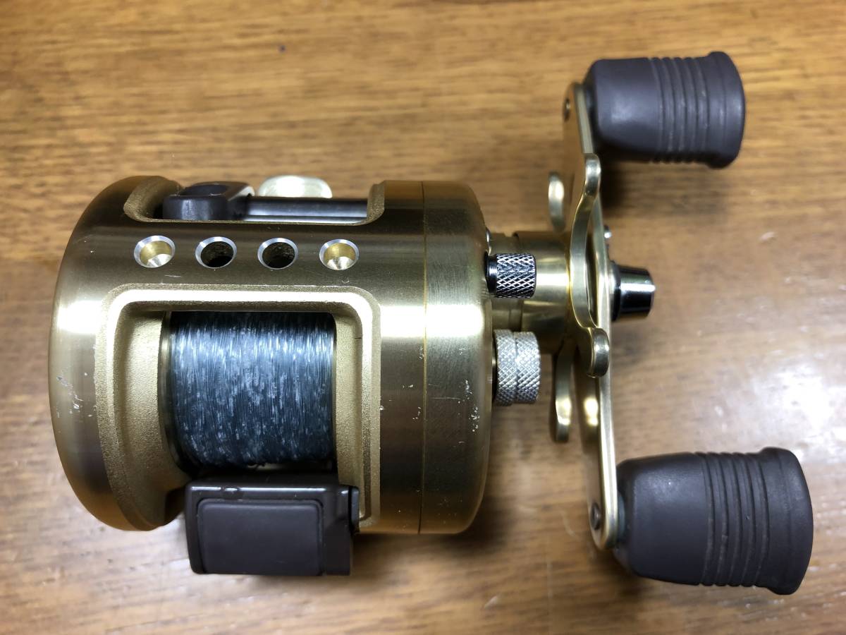 人気定番，低価 シマノ 名機 カルカッタ ５０XT 右ハンドル 格安(シマノ)｜売買されたオークション情報、yahooの商品情報をアーカイブ公開 - オークファン シマノ