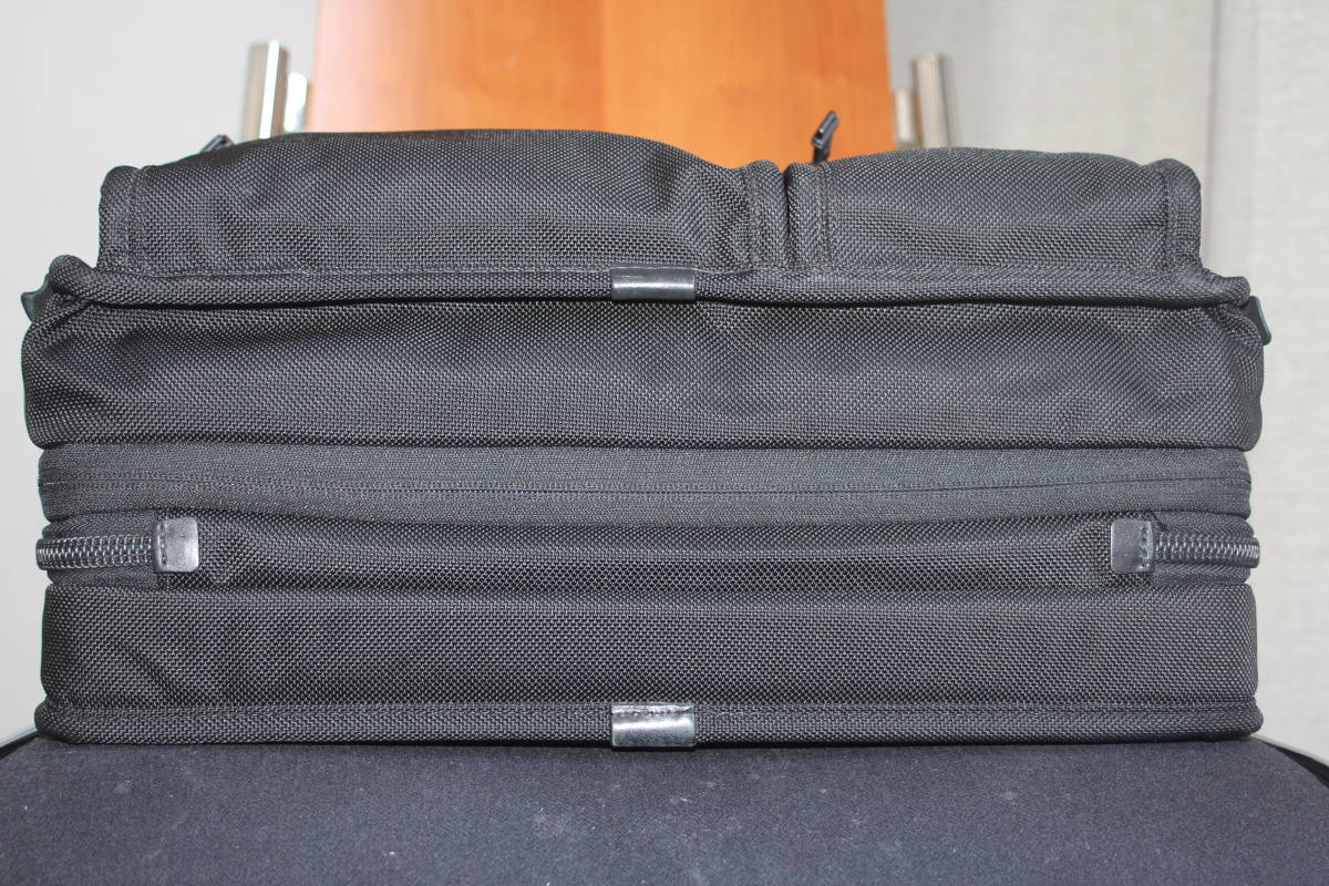 Tumi 26145DH Alpha-2 BLACK T-Pass Laptop Expandable Brief Case Bag