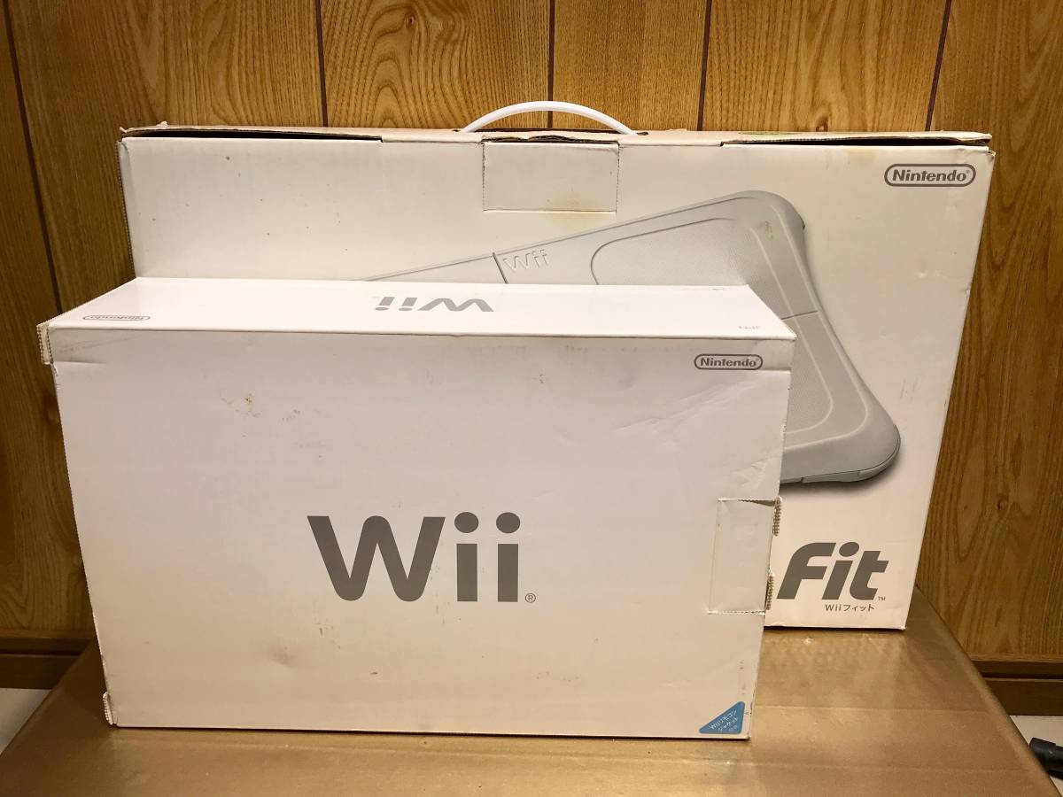 任天堂 Wii ソフト4本、リモコン、コントローラ、Wii fit 【公式