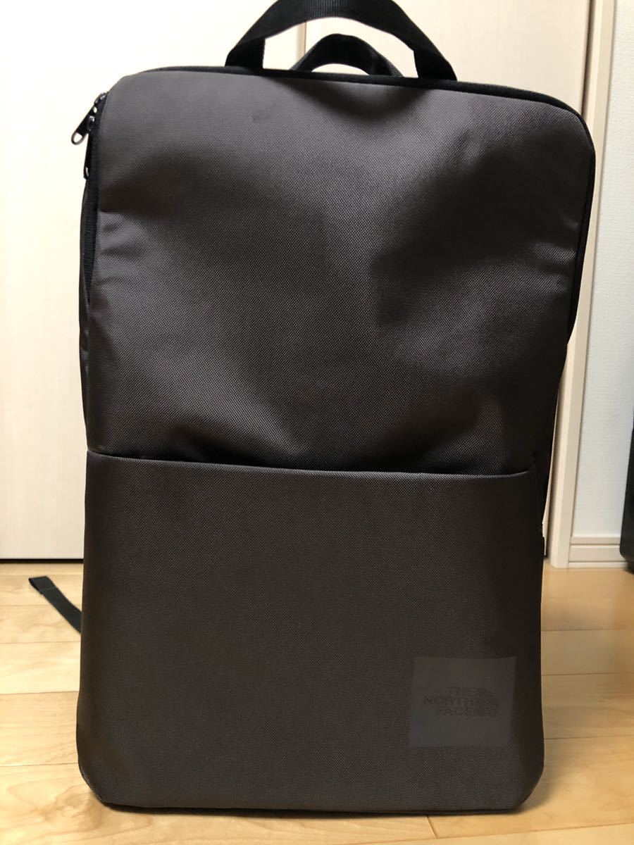 品質保証，新作 THE NORTH FACE /ザ ノース フェイス/Shuttle Daypack/シャトルデイパック/NM81602/25L/ リュックグレー(ザ・ノース・フェイス)｜売買されたオークション情報、yahooの商品情報をアーカイブ公開 - オーク ザ・ノース・フェイス