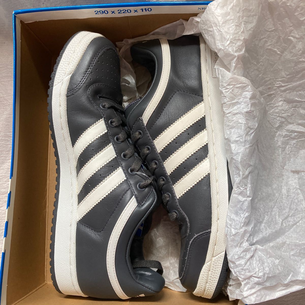  訳あり アディダス adidas トップテン 青白 25cm 箱付き(25.0cm)｜売買されたオークション情報、yahooの商品情報をアーカイブ公開 - オークファン 25.0cm