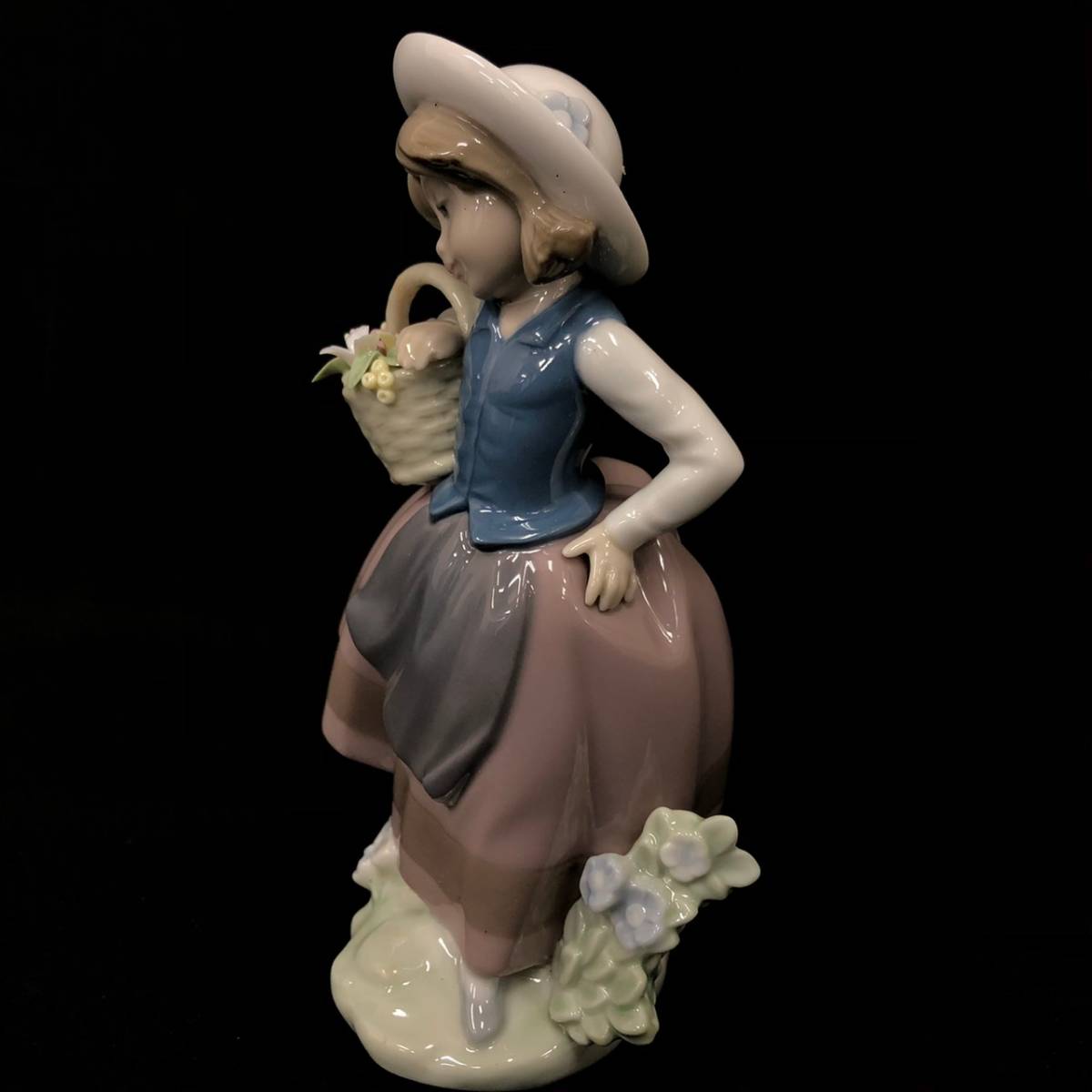 LLADRO リヤドロ 少女と花かご No.5221 A07g52R LLADRO リヤドロ 05221