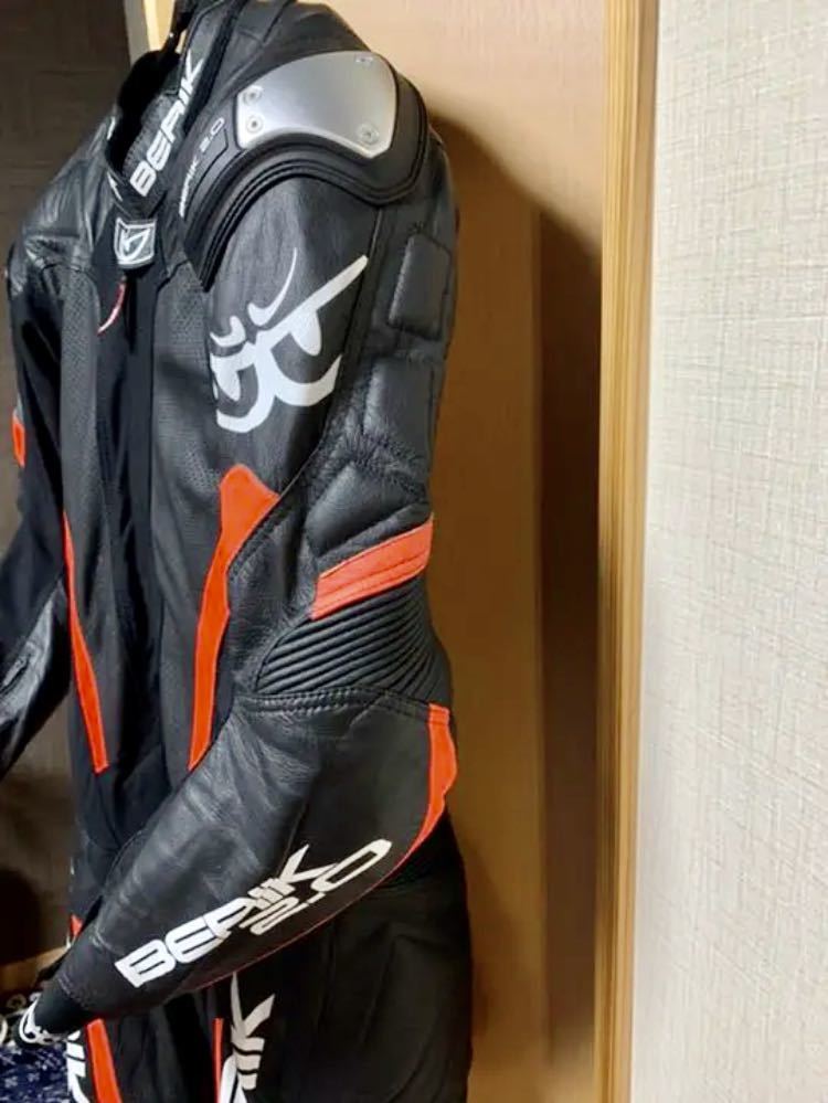 BERIK 2.0 革ツナギ 黒/赤/白　46サイズ BERIK ベリック 2 0 レーシングスーツ 革ツナギ 赤⁄白⁄黒｜Yahoo