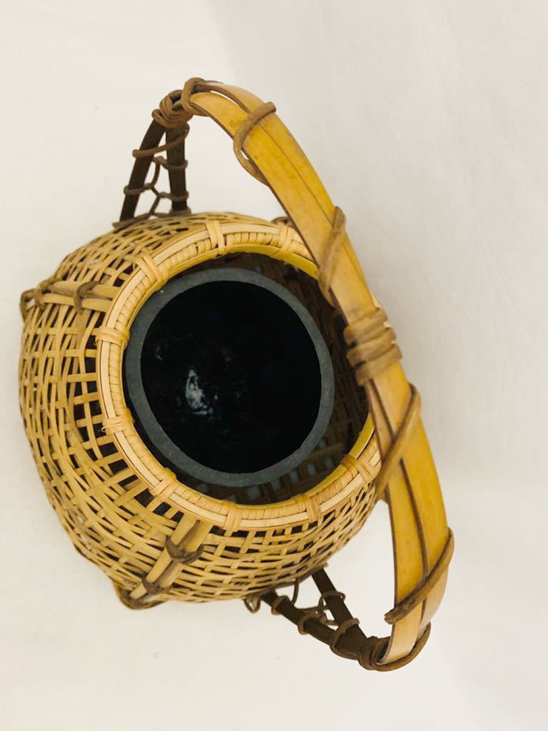 ほぼ未使用 華道具 竹心斎造 花籠 竹おとし付 花器 和室 竹細工 共布 共箱 ほぼ未使用 華道具 竹心斎造 花籠 竹おとし付 花器 和室 竹細工 共布