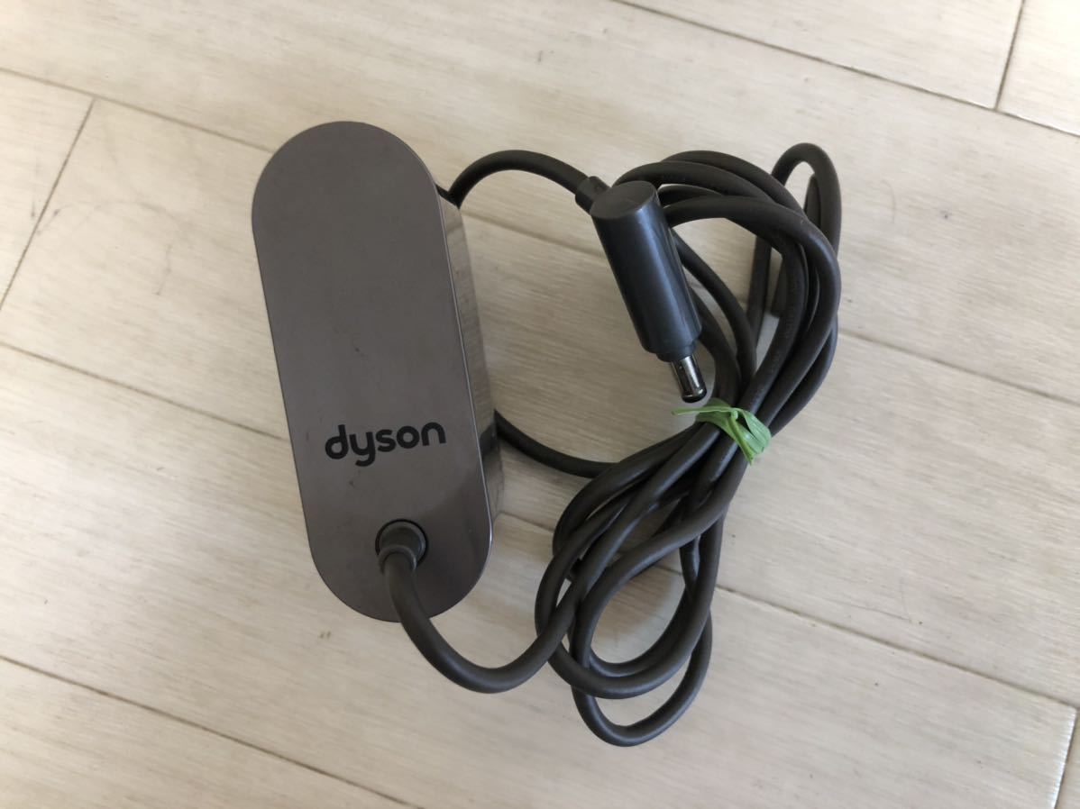 Dyson V6 Motorhead 充電器&スタンド付（ジャンク）