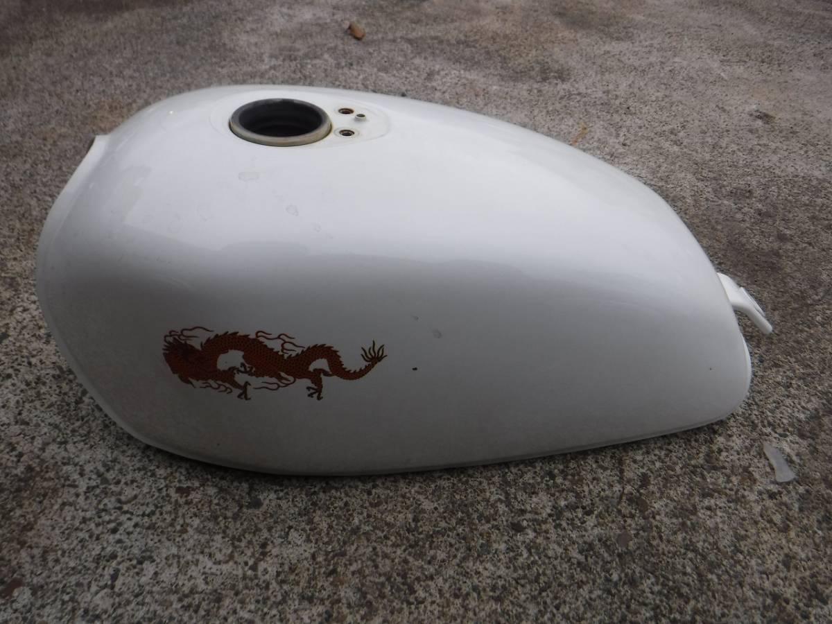 250TR 白 | 純正 カワサキの250TRをDIYカスタム.3タンクデザインを変更 