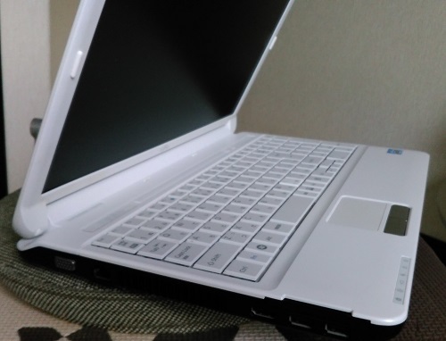 ☆富士通 LIFEBOOK AH530/3A Core i3-M350 2.26GHz/メモリー2GB/HDD320GB☆