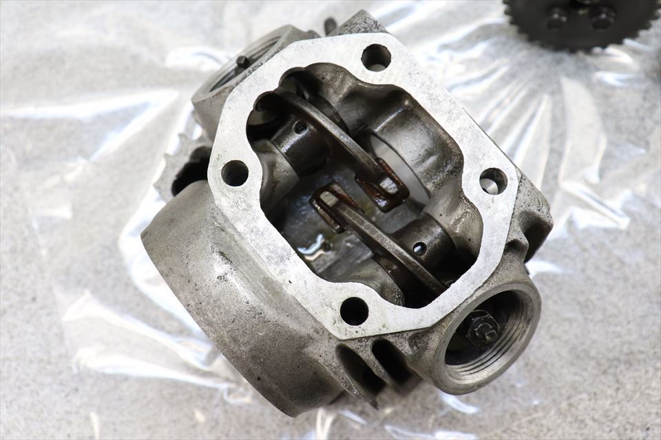 モンキー シリンダーヘッド ホンダ純正 0 6V 純正 刻印E－16