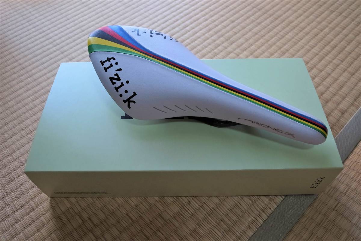 フィジーク CX アリオネ ARIONE サドル fizik 白 JK859 FIZIK カーボンレール Arione Fizik 車・バイク・自転車 - プライスダウン開始フィジョーク Weekly