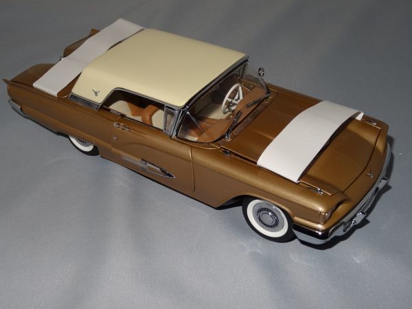 フォード サンダーバード | :: ⁄ CARZY 0 THUNDERBIRD FORD 北海道