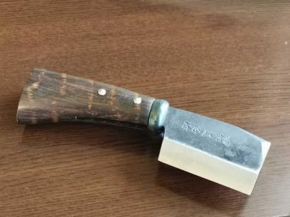 SALE，限定SALE 3362 宅急便コンパクト 農鍛治 郷道忠治 ユニフレーム越後刃物の伝統 経験 技術を結 ひとつひとつ手作り ちび鉈 片刃二寸三分(斧)｜売買されたオークション情報、yahooの商品情報をアーカイ 斧