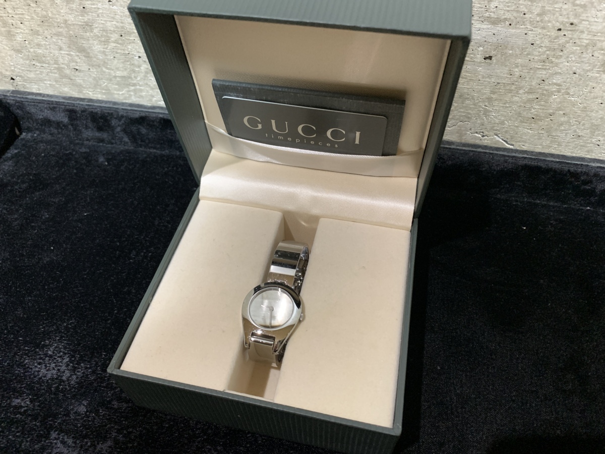 GUCCI(グッチ) 腕時計□美品 フローラ 105 レディース 花柄/1Pダイヤ
