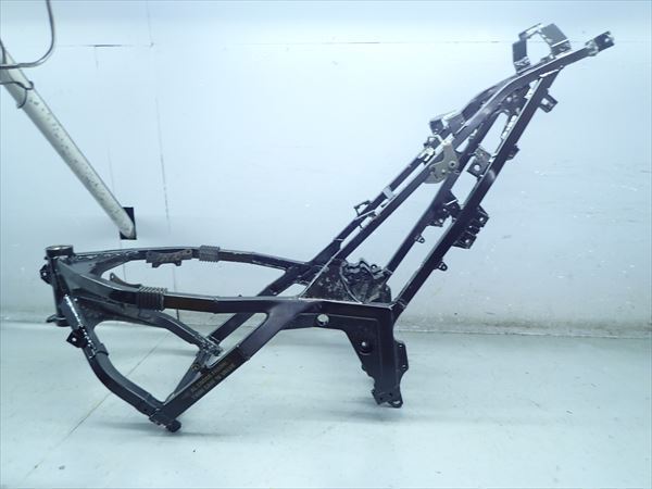 εBC30-9 カワサキ GPZ400R ZX400D (S62年式) 返納書付 フレーム 曲り無し！