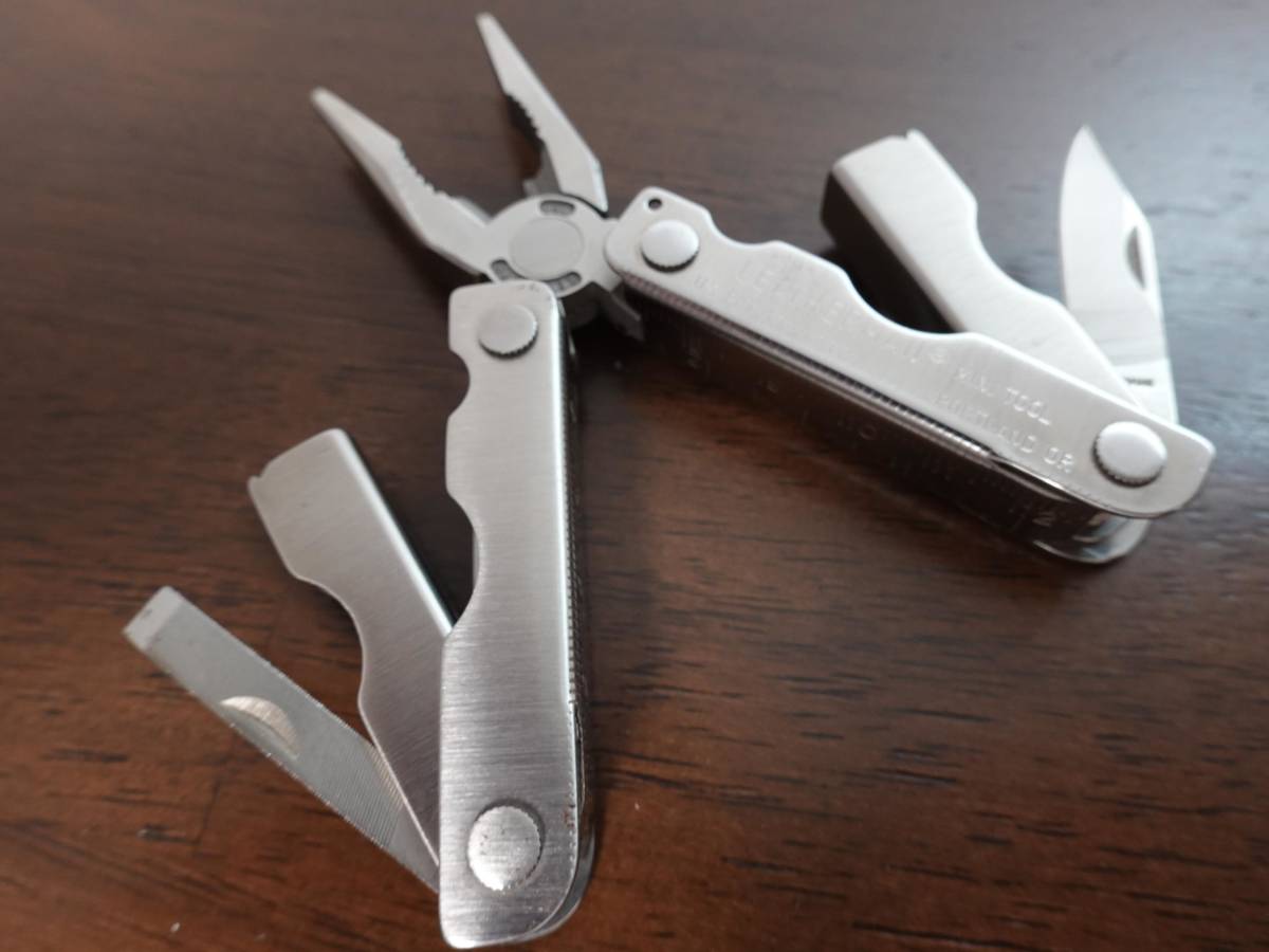 新品，豊富な な折り畳みPST レザーマン MiniTOOL Leatherman ミニツール 専用ケース付き(レザーマン)｜売買されたオークション情報、yahooの商品情報をアーカイブ公開 - オークファン レザーマン