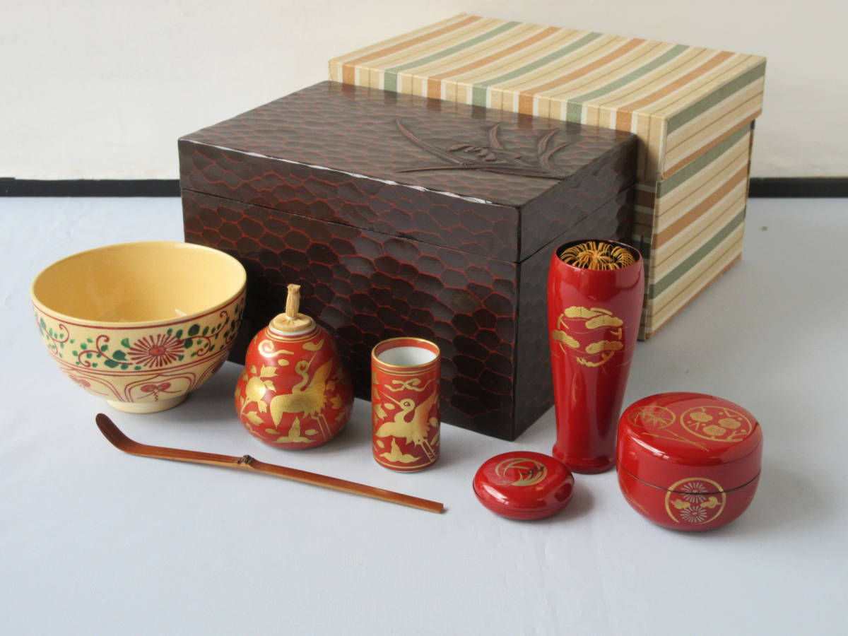 茶道具　輪島塗　千鳥蒔絵利休茶箱 鎌倉彫 蘭彫文 利休茶箱揃い】 【鎌倉彫 蘭彫文 茶箱9点セット】 花