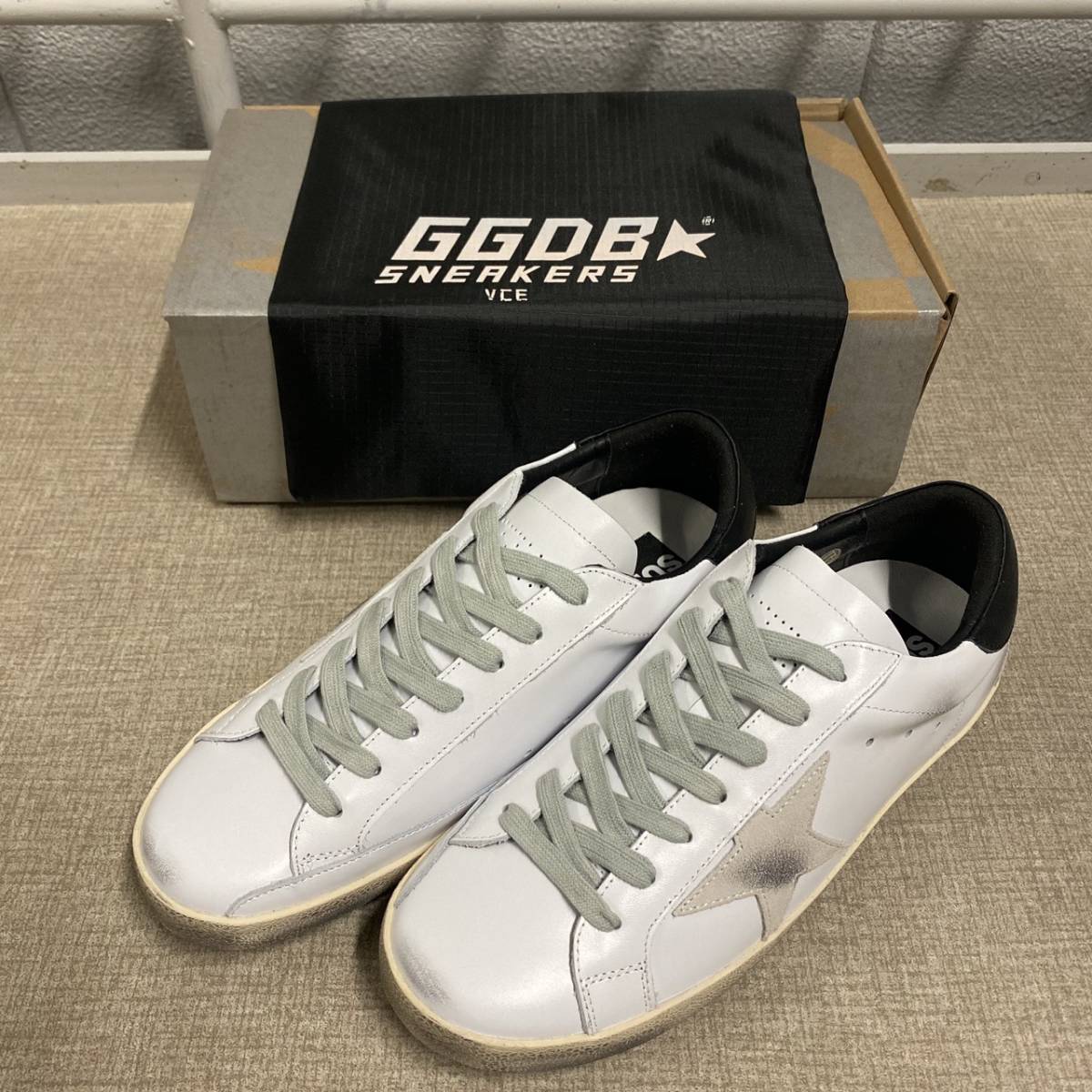 新品 Golden Goose ゴールデングース スニーカー サイズ42(約26cm 