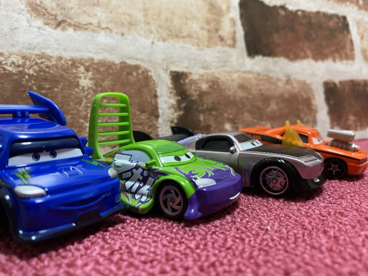 カーズ 暴走族 4台セット ミニカー マテル ブースト・ウィンゴ