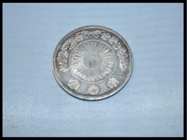 一圓銀貨 明治37年 0817N 一圓銀貨 明治3年 1円銀貨 大日本 古銭 銀貨 約27.0g