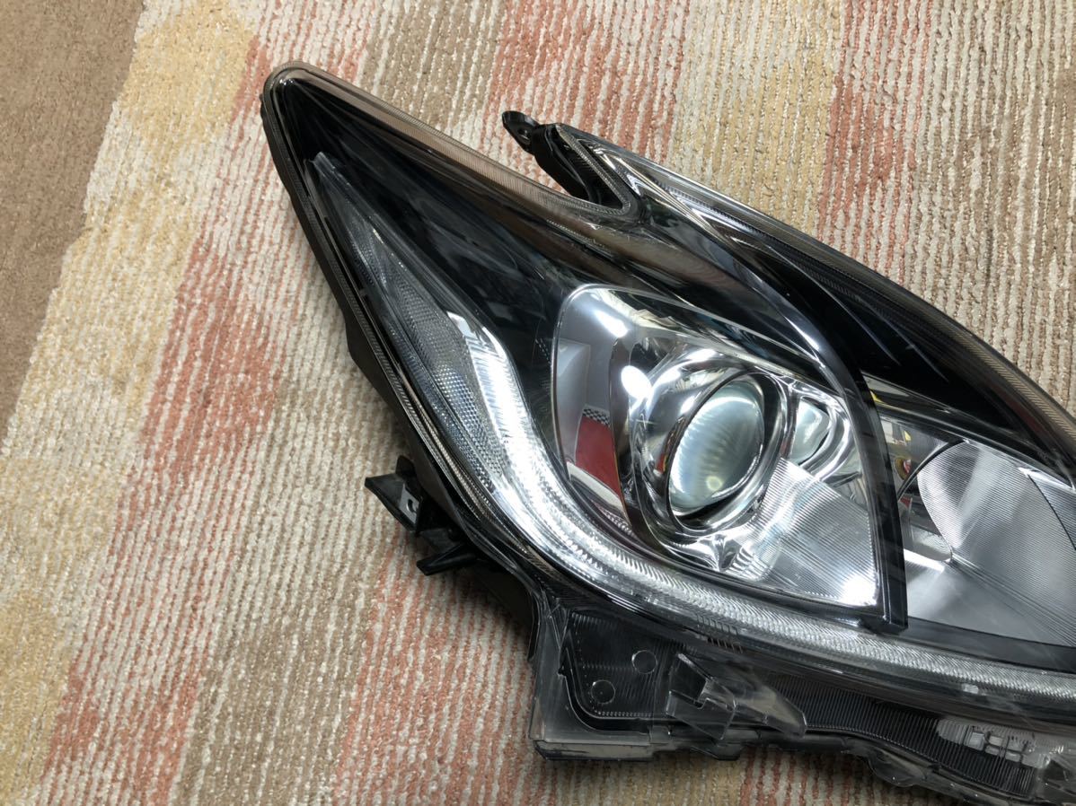 ZVW30 プリウス 後期 右ヘッドライト LED 0 トヨタ 即決 ZVW30⁄35 1 右