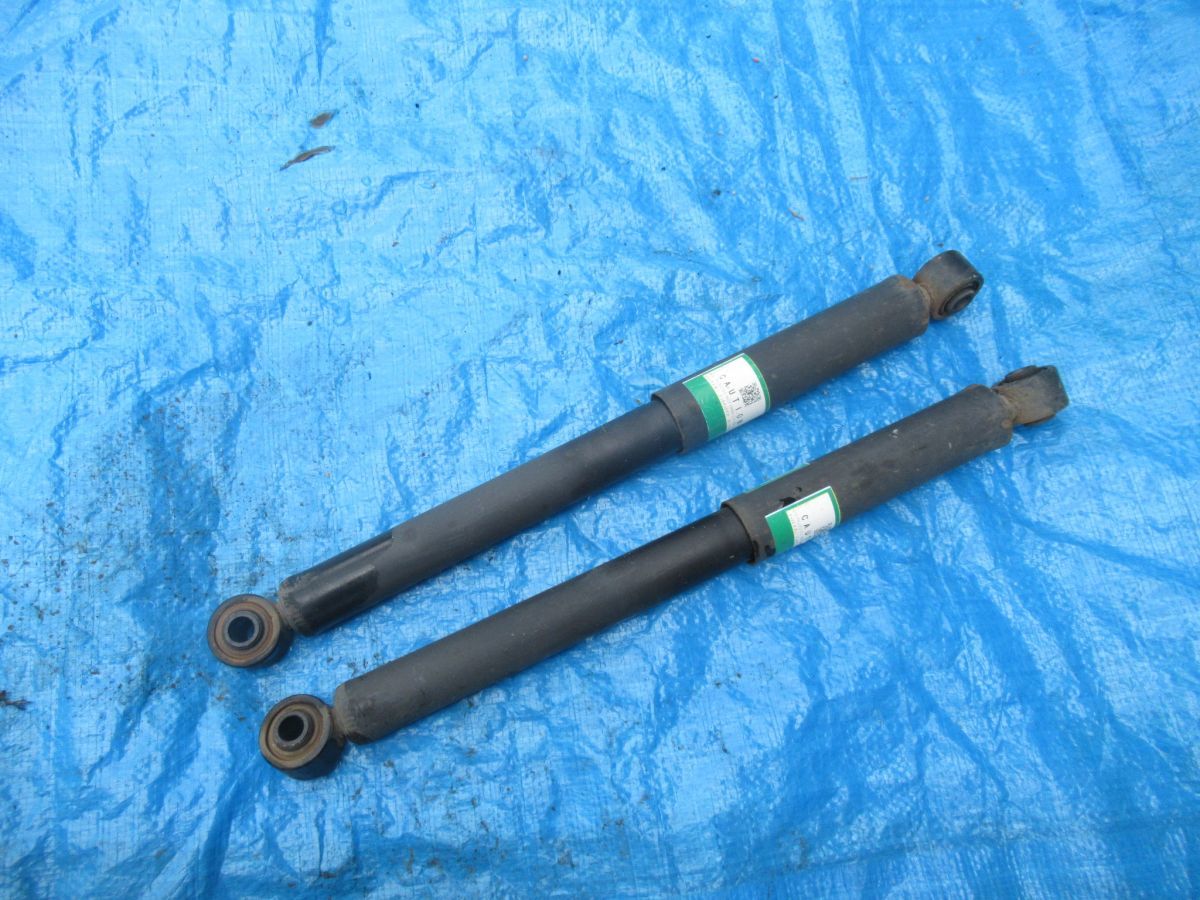 定番，お得】 Z6-W ワゴンR MH23S MJ23S ☆ リアショックアブドーバー 左右
