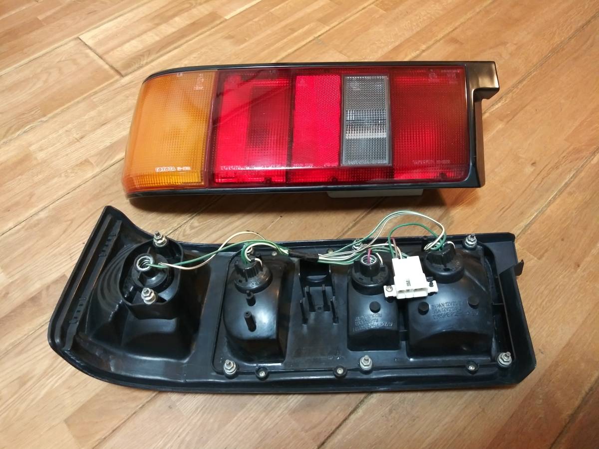 AE86 レビン 2ドア テールランプ 後期 左 テールレンズ テールライト