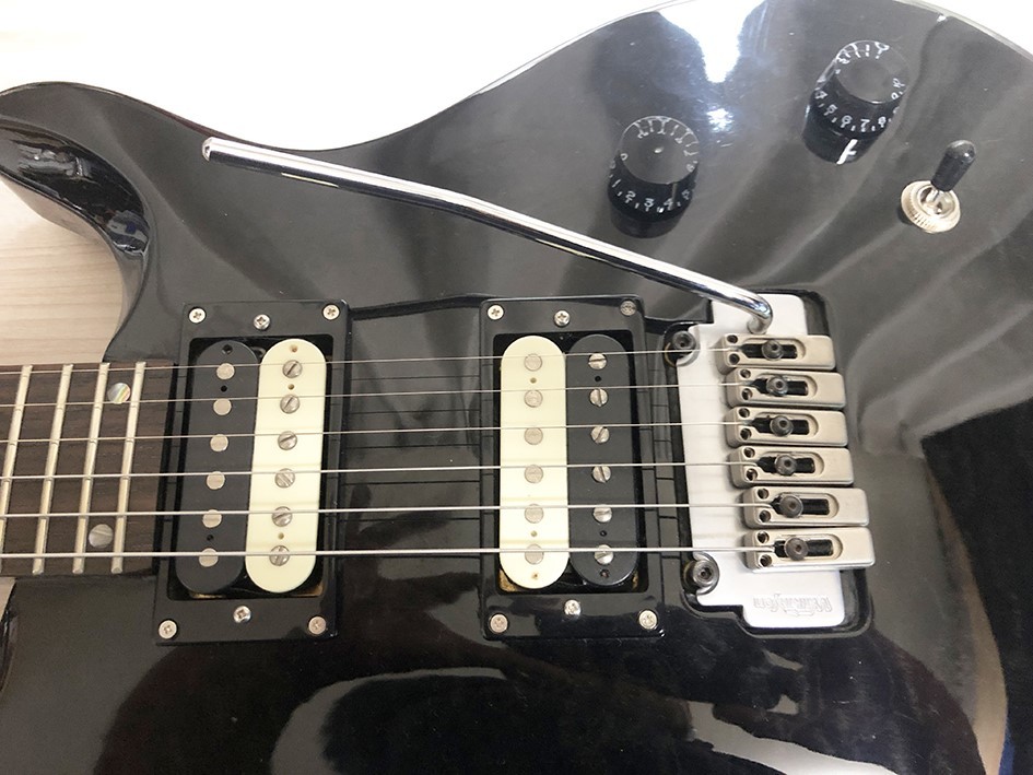 Tokaiブラックエレキギタージャンク品 Tokai ダブルカッタウェイタイプ エレキギター ブラック トラ柄 PRS