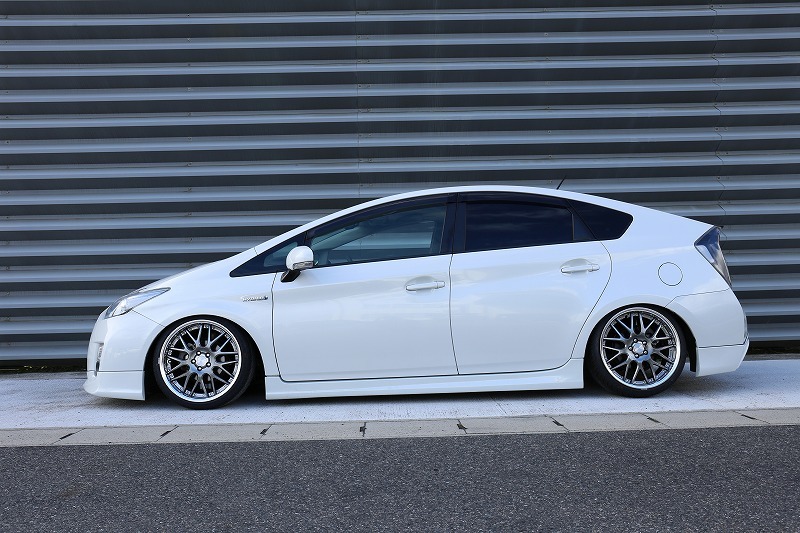 ※国内生産　プリウス ZVW30　前期　後期共通サイドステップ　エアロ HYBRID SPEC★激安・日本製★