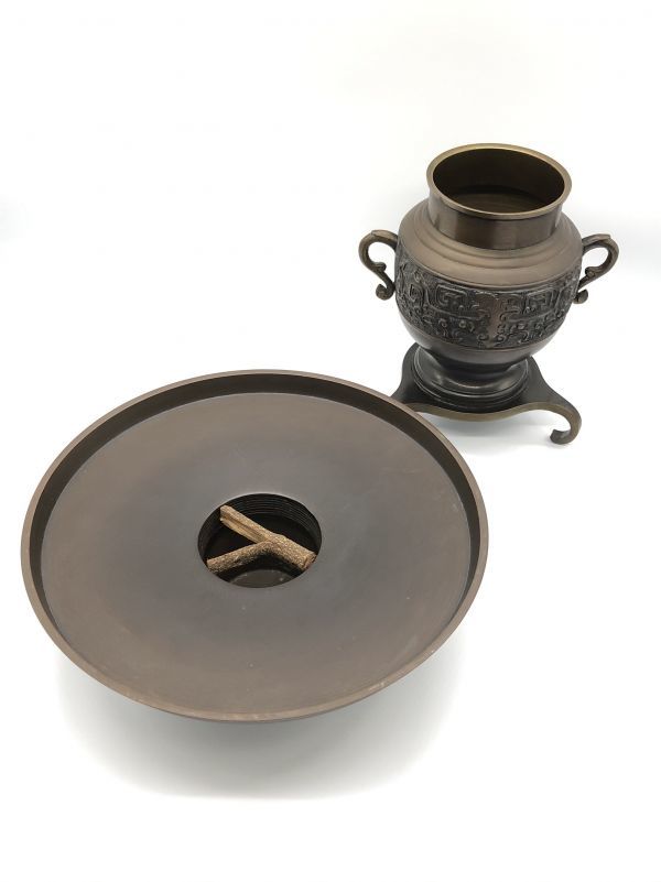 #青銅器 亀型器具　上古大陸様式 アンティーク薄端】 中国古代青銅器文様 又木付き 昭和 K0828F 【公式