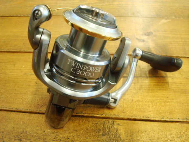  シマノSHIMANO 11ツインパワーC3000(シマノ)｜売買されたオークション情報、yahooの商品情報をアーカイブ公開 - オークファン シマノ