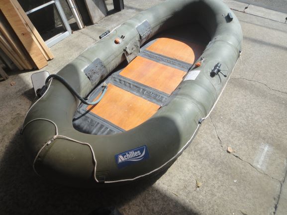 | アキレス ゴムボート ボート Achilles アキレスゴムボート パワーボート 生活・レジャー 製品情報 : ドーリーの通販 ドーリー付き 中古 2人乗り 通販モノタロウ ライトグレー
