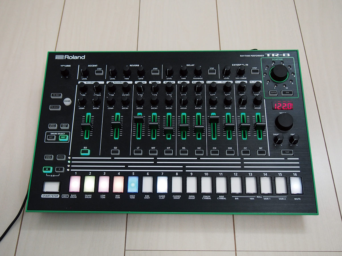 ROLAND TR8 7X7 Drum Machine Expansion インストール済み Ver.1.61(リズムマシン)｜売買された