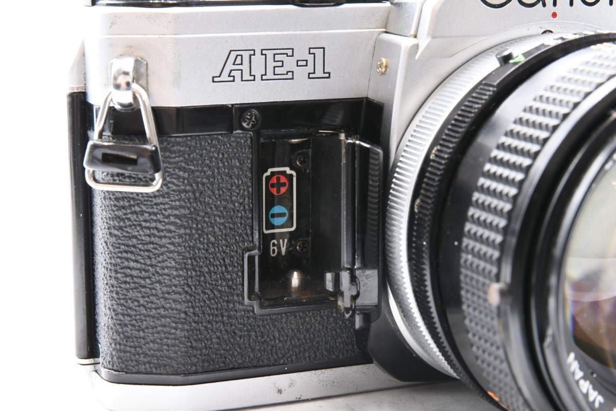AE-1 Canon 35mm | 50mm SLR with Camera キャノン AE1 Lens f⁄1.8 AE-