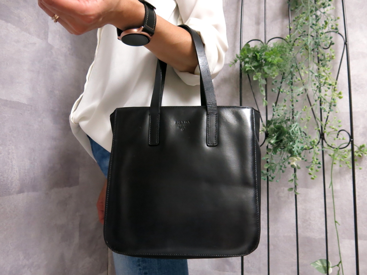 セットアップ　黒 Mサイズ ○超美品○PRADA プラダ○ロゴ型押し○ポコノ ナイロン カーフ レザー